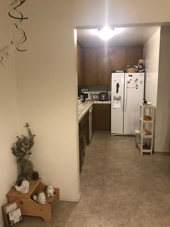 宽敞明亮带家具1室出租 3