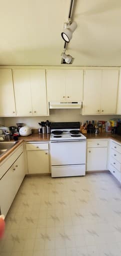 Master bedroom available in beautiful Los Altos 3