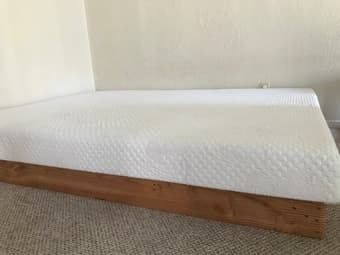 queen size mattress and box 1