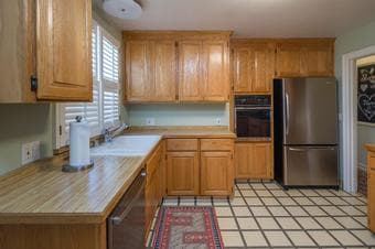 Housemate wanted in Redwood City home! 3