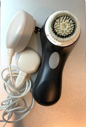 Clarisonic Mia 2 Facial Cleansing Brush 1