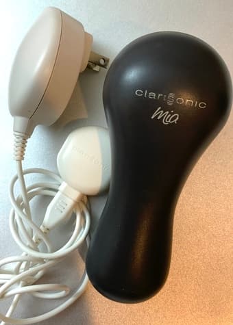 Clarisonic Mia 2 Facial Cleansing Brush 2