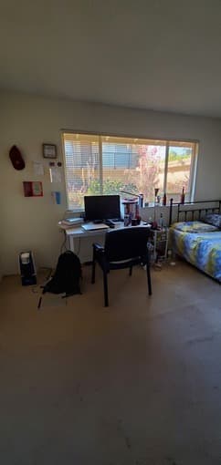 Two bedrooms available in 3bd apartment 1