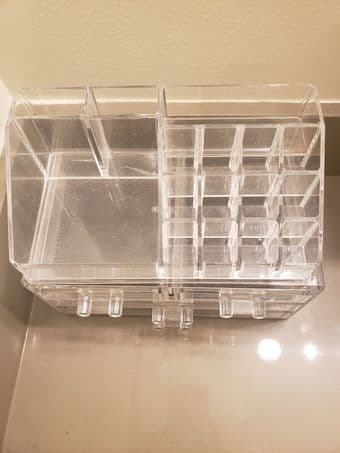 Makeup organizer, hair dryer and body sprays 1