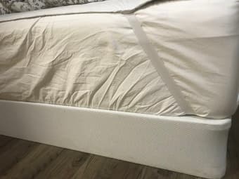 Queen size bed +Foldable mattress foundation(box spring) 2