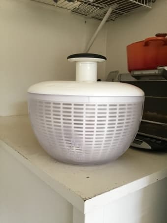Oxo salad spinner 1