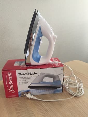 Kitchen/home appliances: vacuum cleaner, iron, blender, coffee grinder 3