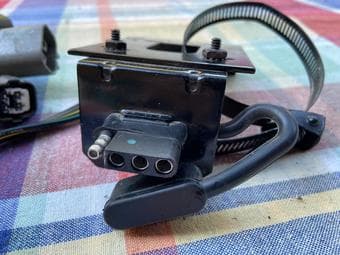 Curt Trailer Hitch Receiver - Custom Fit Class III 2" with accessories 3