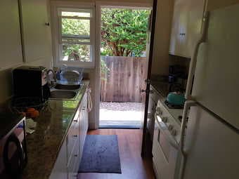 1BR spacious private unit with a balcony - 4 min to Menlo Park train 3