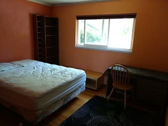 Furnished room with private bathroom in quiet/clean/safe house by 280 2