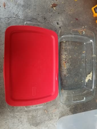 Pyrex 9x13 baking tray dish 1