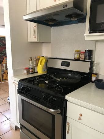 A furnished room available in house from Sep. 8th.  (房间出租) 2