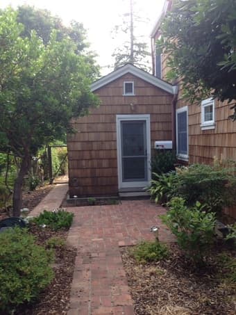 Private room and bath - walking distance to center of campus 1