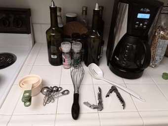 kitchen appliances all like new 1