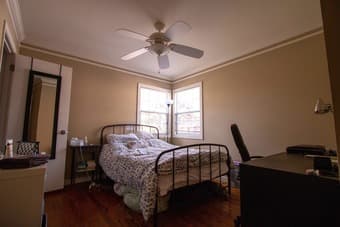 Private room in San Carlos House! Available October 10th 1