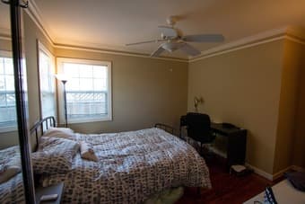 Private room in San Carlos House! Available October 10th 2