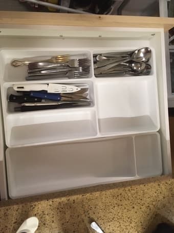 Set of Silverware and Plastic Drawer Separator 1