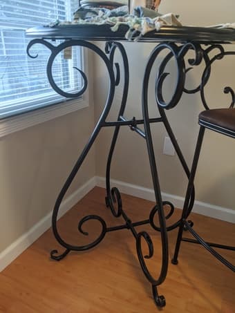 Breakfast table and 2 chairs for sale 1