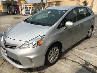 2014 Toyota Prius v 1