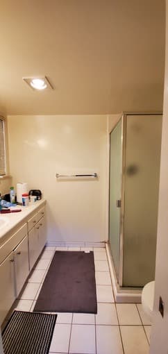Bedroom available in 3bd apartment 2