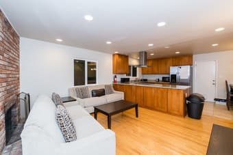 Perfectly located Mountain View house has room for rent 1