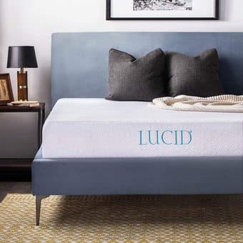 Selling Queen Size Memory Foam Mattress in Excellent Condition 1
