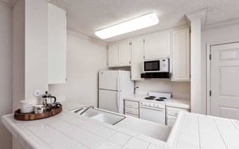 1BR/1BA for $1400 in Mountain View in a 2BR/ 2BA Apartment 1