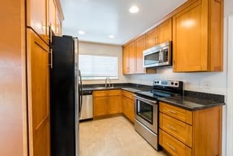 Live in a Mountain View house! Room for rent 1