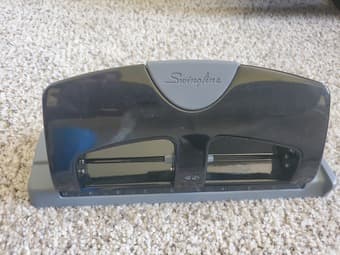 Swingline Desktop Hole Punch 1