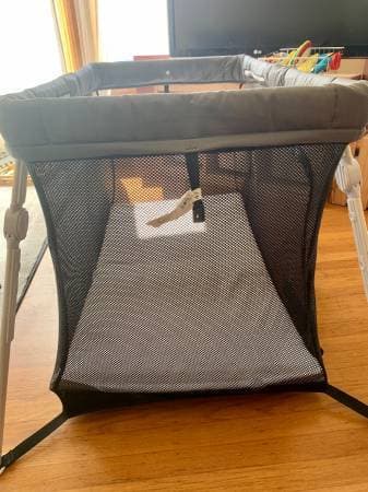 The Lotus Travel Crib- Lightweight Portable Play Yard great for babies 2