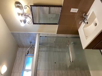 Spacious furnished room with private bathroom available now 2