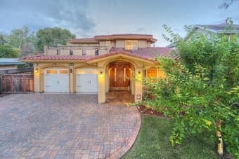 Room in beautiful palo alto house, close to campus, great backyard 1