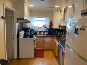 $900 1 bed/shared bath 3