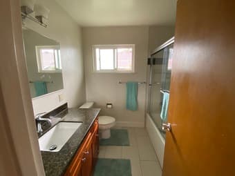 Large Sunny bedroom w/ full bath in 2BR/2BA in Downtown Palo Alto 3