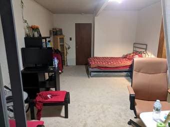 Great master bedroom available in cozy house with awesome roommates! 2