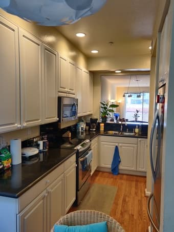 Master Bedroom w/ Private bathroom in a 2BR/2.5BA, close to Stanford 2