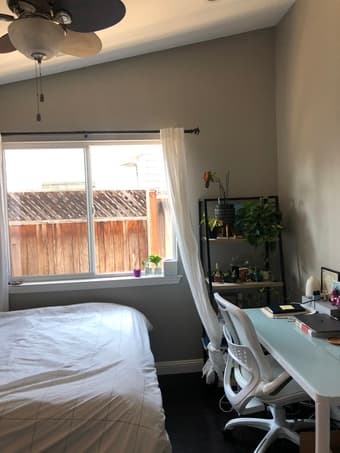 $1250 - Bedroom with private bath - Nov 1 2