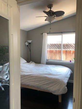 $1250 - Bedroom with private bath - Nov 1 3