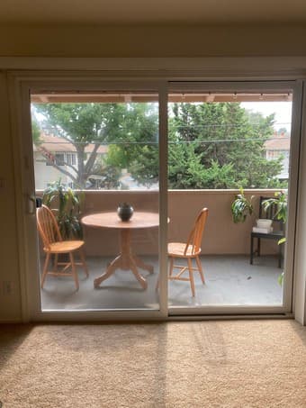 Looking for female roomate in beautiful Menlo Park apartment - Nov 1st 1