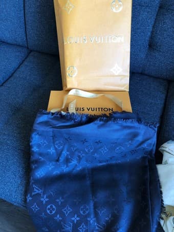 Original Louis Vuitton scarf 1