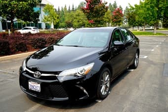 2015 Toyota Camry SE (23400 miles) 1