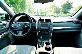 2015 Toyota Camry SE (23400 miles) 3