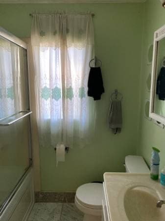 $900 1 bed/shared bath 3