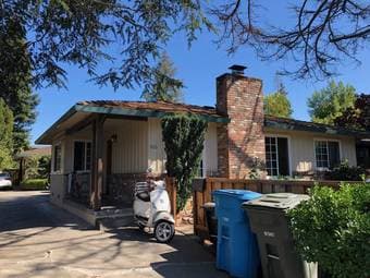 1 BR available in updated, clean 2BR/1BA Menlo Park house with 1