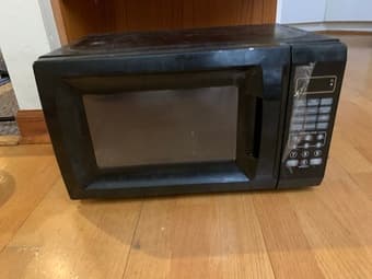 Mainstays 0.7 Cu. Ft. 700W Black Microwave with 10 Power Levels 1