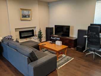 1 bed/shared bath in a spacious East Palo Alto house 1