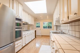 2 Bedrooms available in Lovely 5 BR, 3.5 BA Atherton Home!! 3