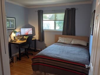Bedroom for rent in 3 bed / 2.5 bath house in Mountain View 1