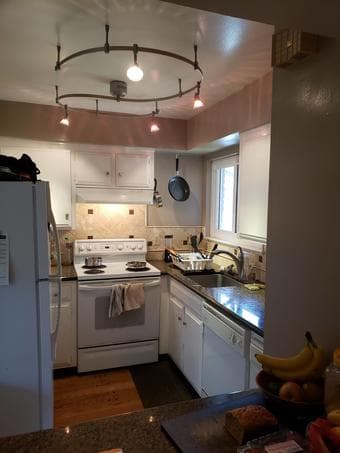 Bedroom for rent in 3 bed / 2.5 bath house in Mountain View 2