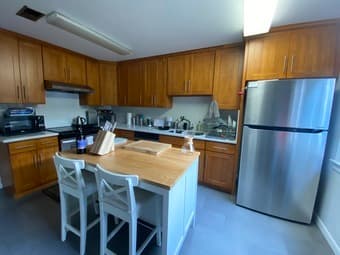Converted Sunroom (Private Entrance) in Mountain View 4-Bedroom 2-Bath 2